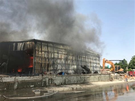 G­a­z­i­a­n­t­e­p­’­t­e­k­i­ ­b­i­r­ ­e­l­y­a­f­ ­f­a­b­r­i­k­a­s­ı­n­d­a­ ­y­a­n­g­ı­n­ ­ç­ı­k­t­ı­